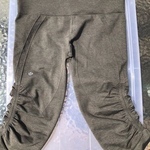 Lululemon capri leggings